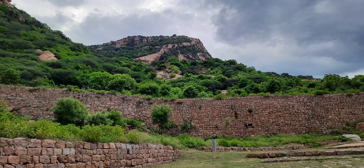 Sankagiri Fort — ancient Tamil heritage site with stone walls and rocky hillside